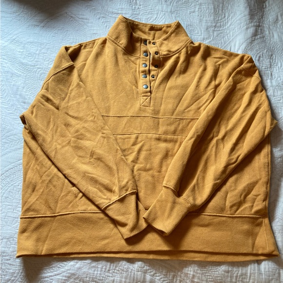 Antique gold oversized henley pullover - Picture 4 of 4